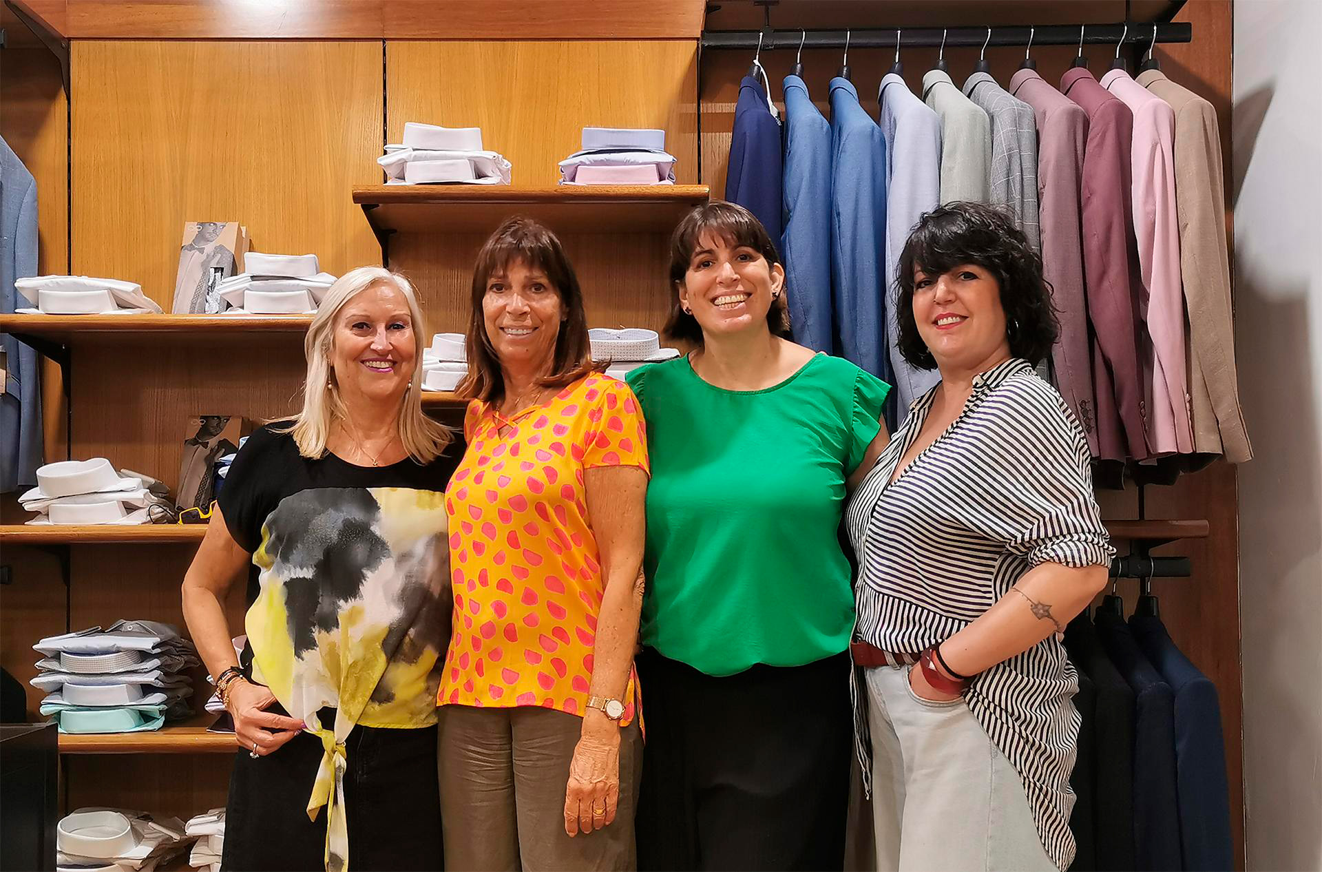 Miembros del equipo de la tienda Besolí